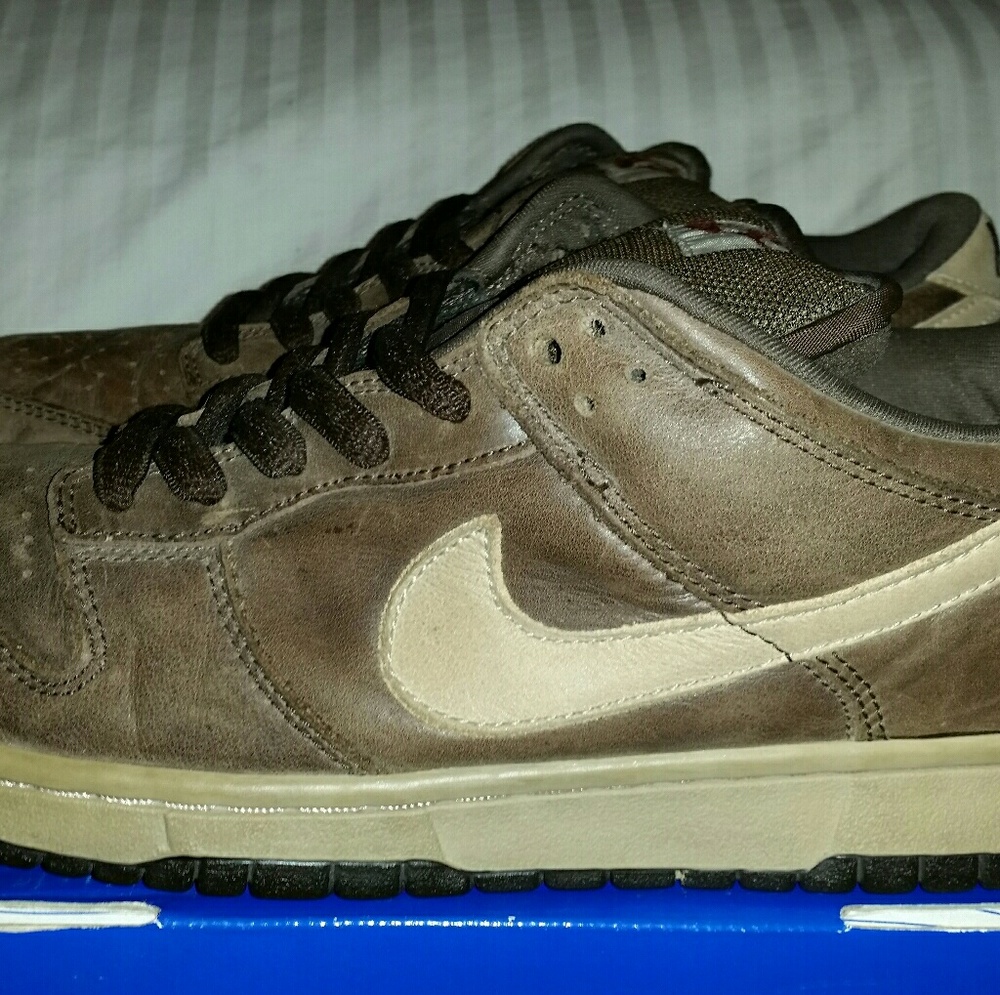 Nike SB Dunk Low • Dark Mocha • Size 9